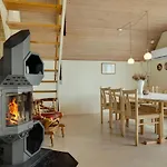 Three-bedroom In Hébergement de vacances *